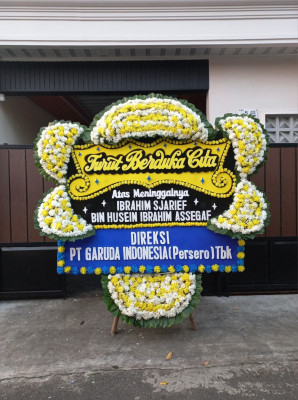 Papan Bunga Duka di Jambesari Darus Sholah